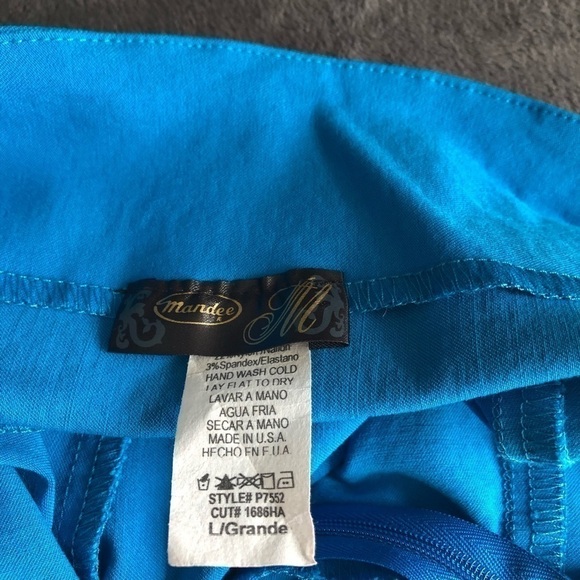 Mandee High waisted shorts teal blue in color fake‎ buttons side zipper stretchy - Picture 4 of 5